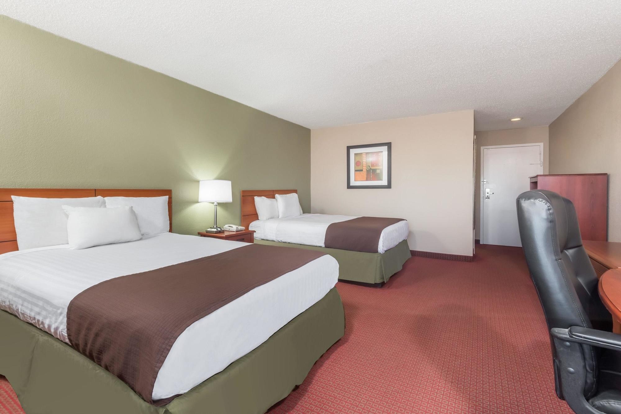 Baymont By Wyndham Kokomo Exterior photo