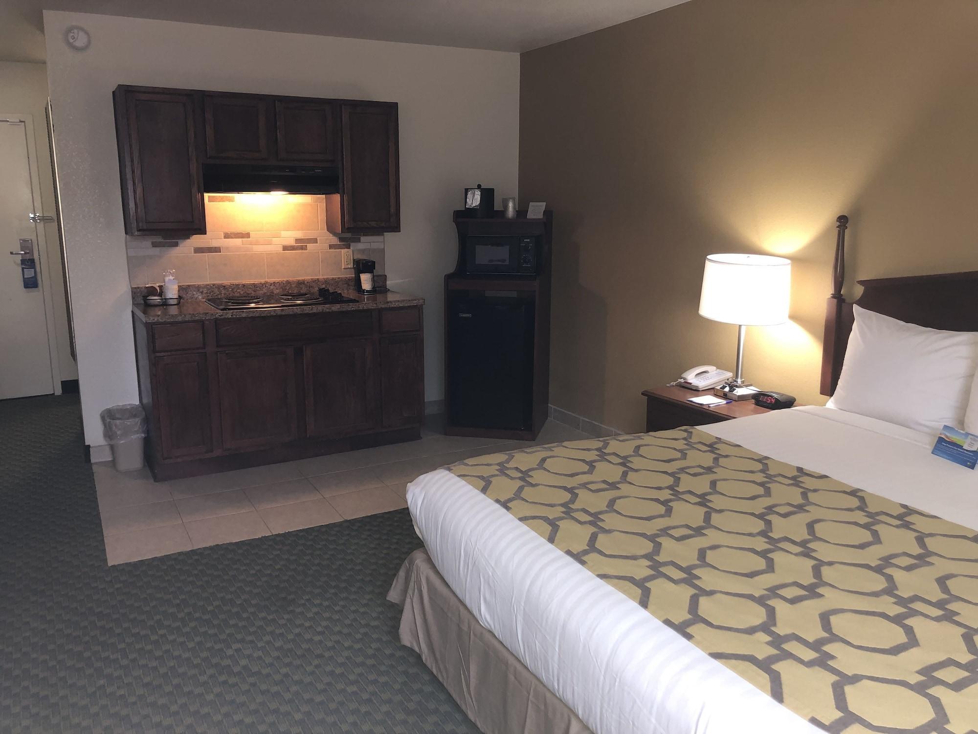 Baymont By Wyndham Kokomo Exterior photo