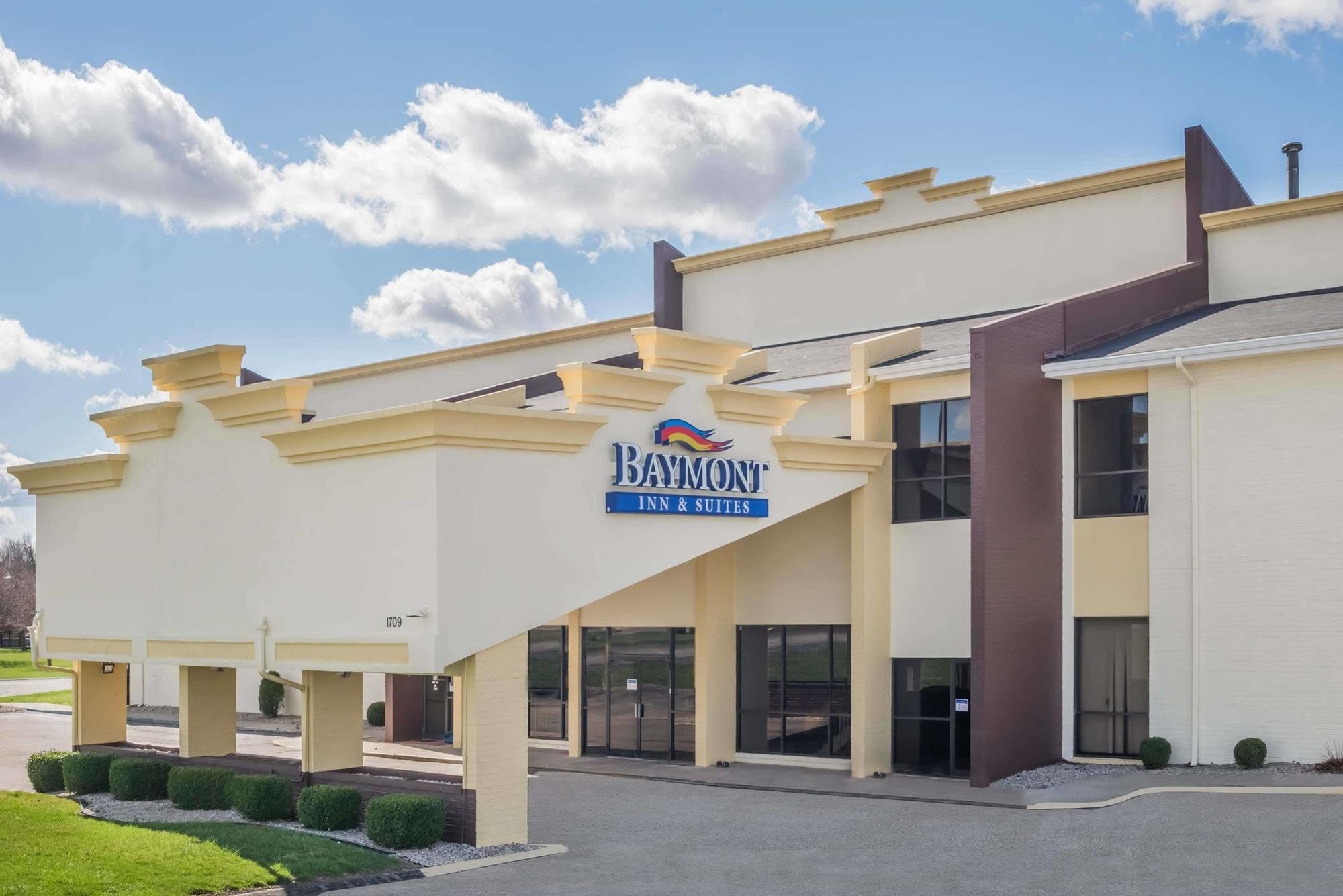 Baymont By Wyndham Kokomo Exterior photo